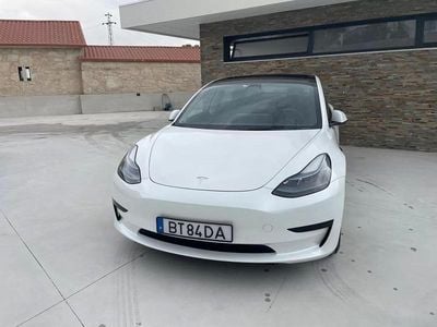 Branco Usado 2023 Tesla Model 3 RWD Sedan | € 33.900 (Preço justo)