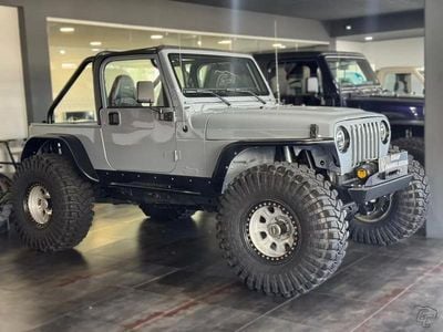 Usado Jeep Wrangler 255 HP (187 kW) 2000 Cinza antracite SUV