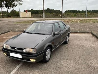 Usado 1999 Renault 19 Sedan | € 1.500
