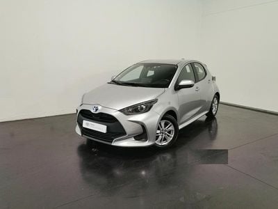 Usado Toyota Yaris Comfort 92 HP (67 kW) 2024 Cinza (pintura metalizada) Citadino