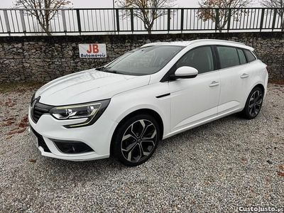 Usado Renault Mégane GrandTour Intens 115 HP (84 kW) 2021 Branco Carrinha