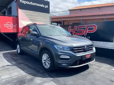 Usado VW T-Roc Style 110 HP (80 kW) 2021 Cinza escuro SUV