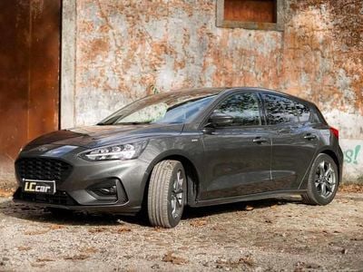 Cinzento Usado 2019 Ford Focus Citadino | € 18.850 (Preço elevado)