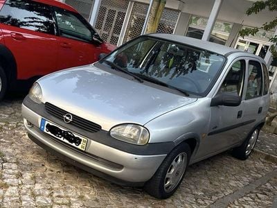 Usado 1998 Opel Corsa Sedan | € 1.100