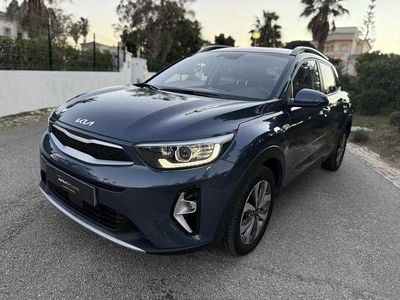 Cinzento Usado 2024 Kia Stonic SUV | € 17.699 (Preço justo)