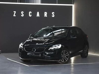 Preto Usado 2019 Volvo V40 Momentum Citadino | € 15.990 (Bom preço)
