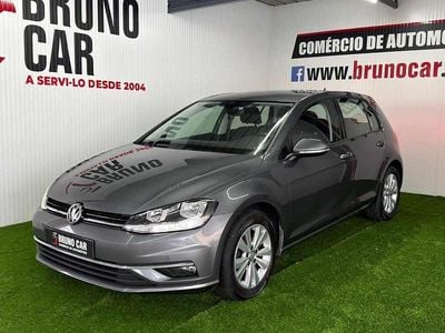 Usado VW Golf VII 110 HP (80 kW) 2018 Cinzento Citadino