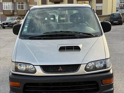Usado Mitsubishi Space Gear 101 HP (74 kW) 1999 Cinza Monovolume