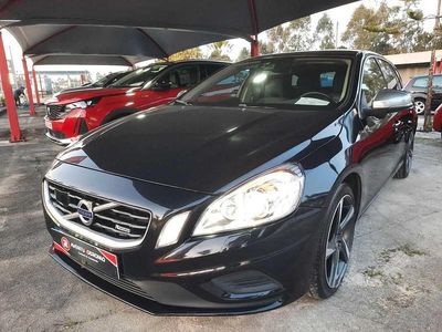Usado Volvo V60 115 HP (84 kW) 2012 Preto Carrinha