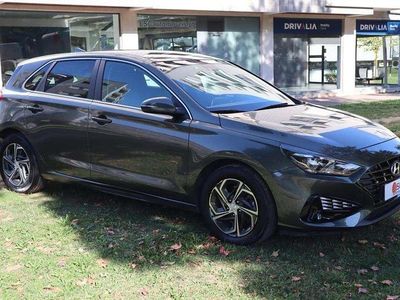 Usado Hyundai i30 120 HP (88 kW) 2023 Cinzento