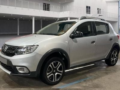 Cinza Usado 2018 Dacia Sandero Stepway SUV | € 11.490 (Bom preço)