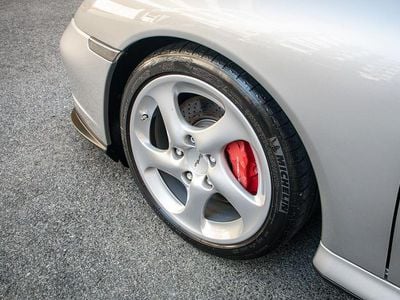 Cinza Usado 2001 Porsche 996 Turbo Coupé | € 79.900