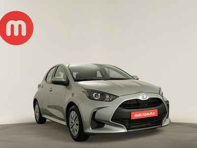 Cinzento Usado 2024 Toyota Yaris Comfort | € 18.999 (Preço justo)
