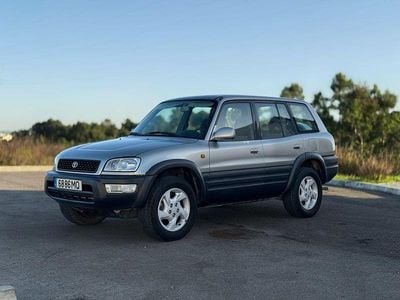 Usado 1999 Toyota RAV4 Sedan | € 10.000