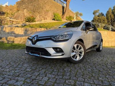 Cinza Usado 2017 Renault Clio IV LIMITED | € 12.999 (Preço justo)