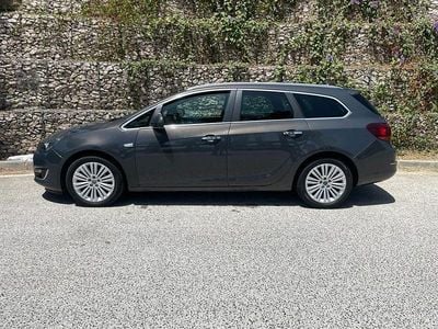 Usado Opel Astra Cosmo 95 HP (69 kW) 2013 Sedan