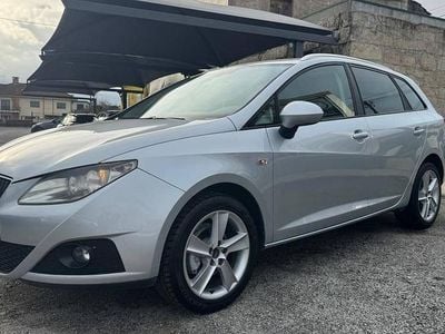 Usado Seat Ibiza 90 HP (66 kW) 2011 Cinzento