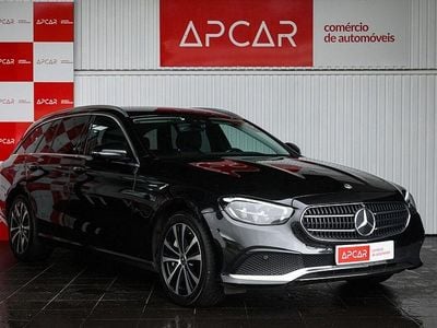 Usado Mercedes E300 Avantgarde 306 HP (225 kW) 2022 Preto Carrinha