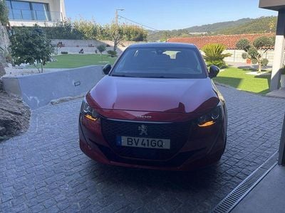 Peugeot e-208