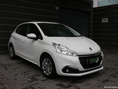 Branco Usado 2019 Peugeot 208 Premium Citadino | € 10.990 (Bom preço)