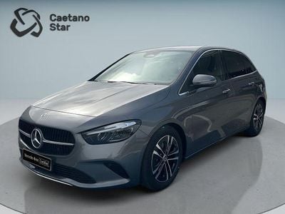 Cinza Usado 2025 Mercedes B180 Monovolume | € 45.000