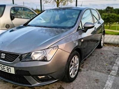 Usado Seat Ibiza 75 HP (55 kW) 2016 Cinzento Citadino