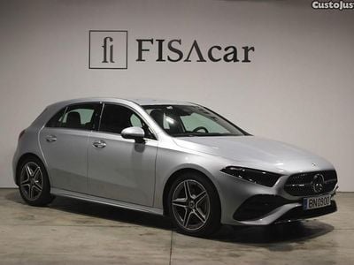 Cinza Usado 2024 Mercedes A180 AMG line Citadino | € 38.900 (Caro)