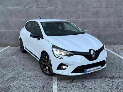 Branco Usado 2022 Renault Clio V Evolution | € 16.990 (Preço justo)