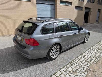 Usado BMW 320 177 HP (130 kW) 2009 Cinzento Sedan