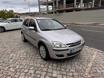 Usado 2005 Opel Corsa Sedan | € 3.500 (Caro)