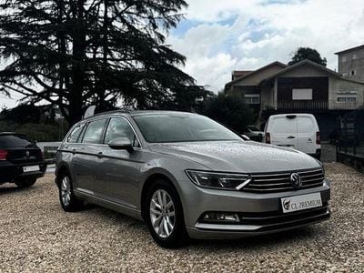 Usado 2015 VW Passat Sedan | € 12.500 (Preço elevado)