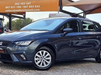 Cinzento prata metalizado Usado 2022 Seat Ibiza Style | € 14.000 (Preço justo)