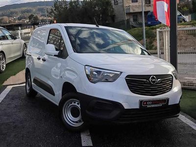 Usado Opel Combo 131 HP (96 kW) 2020 Branco Monovolume