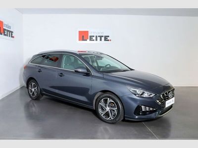 Usado Hyundai i30 Style 120 HP (88 kW) 2021 Amazon grey (metalizado) Carrinha