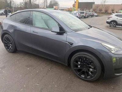 Cinzento Usado 2023 Tesla Model Y SUV | € 31.900 (Preço justo)