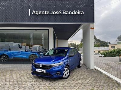 Usado Dacia Sandero Essentiel 101 HP (74 kW) 2021 Azul Citadino