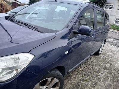 Azul Usado 2013 Dacia Lodgy Comfort Monovolume | € 4.499