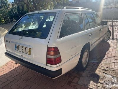 Usado 1988 Mercedes E250 | € 3.000