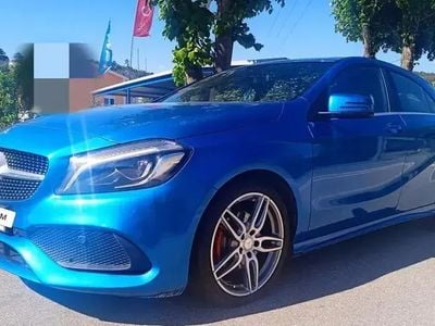 Azul Usado 2016 Mercedes A180 AMG line | € 22.900 (Caro)