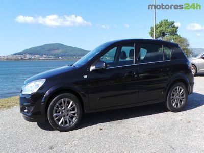 usado Opel Astra 1.7 CDTi Cosmo ecoFLEX