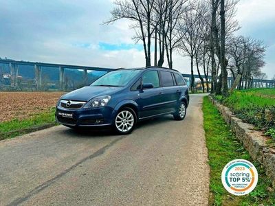 Usado Opel Zafira 100 HP (73 kW) 2006 Cinzento Monovolume