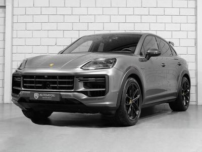Usado Porsche Cayenne Turbo 739 HP (543 kW) 2024 Cinza SUV