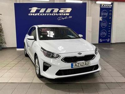 Branco Usado 2021 Kia Ceed Citadino | € 14.800 (Preço justo)