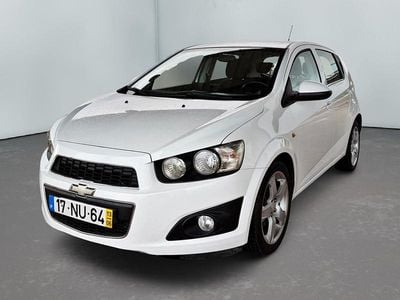 Branco Usado 2013 Chevrolet Aveo LTZ Sedan | € 6.900