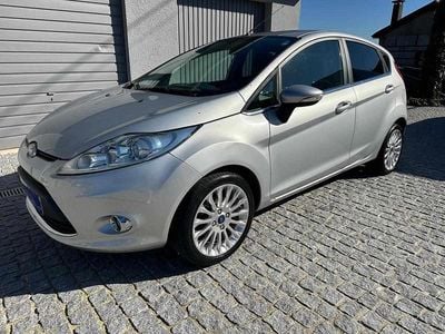 Cinzento Usado 2009 Ford Fiesta Citadino | € 7.250 (Preço justo)