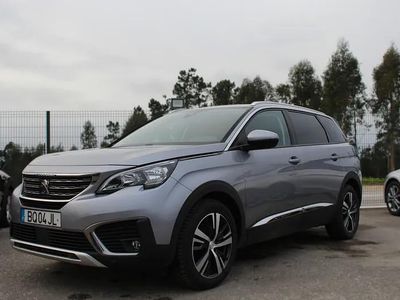 Usado Peugeot 5008 Allure 130 HP (95 kW) 2019 Cinzento Monovolume