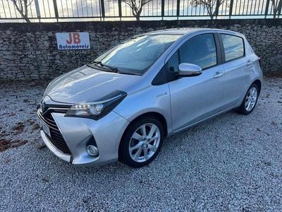Cinzento Usado 2015 Toyota Yaris Hybrid | € 13.950 (Preço elevado)