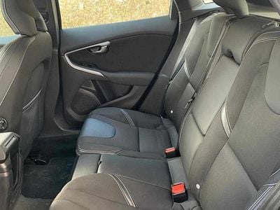 Preto Usado 2019 Volvo V40 Citadino | € 19.500 (Preço justo)