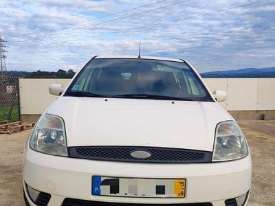 Usado 2005 Ford Fiesta Sedan | € 2.200 (Bom preço)
