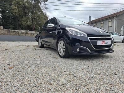 Preto Usado 2017 Peugeot 208 Style Citadino | € 8.900 (Preço justo)